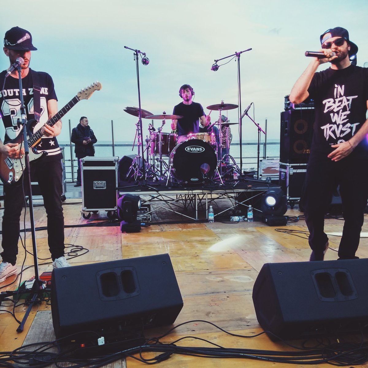 ReadyToC's tweet photo. TOOT. #eastermob16 #readytocelebratecagliari #electronic #rock #live https://t.co/AWL2wPnb50