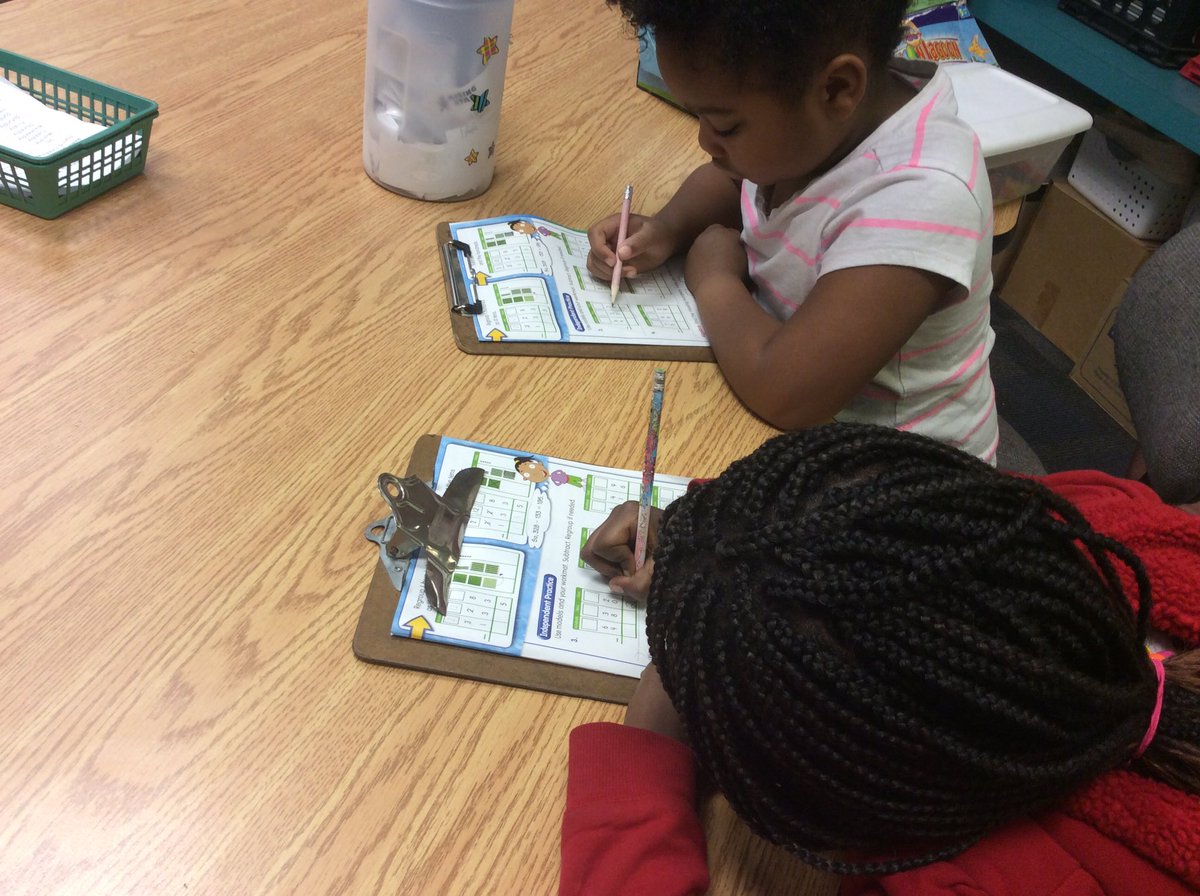 mrsmillerteach2's tweet photo. Math is always better with a friend! #teamwork #explainingwhy #team512 @TheStar512 https://t.co/LtysWkUV9r