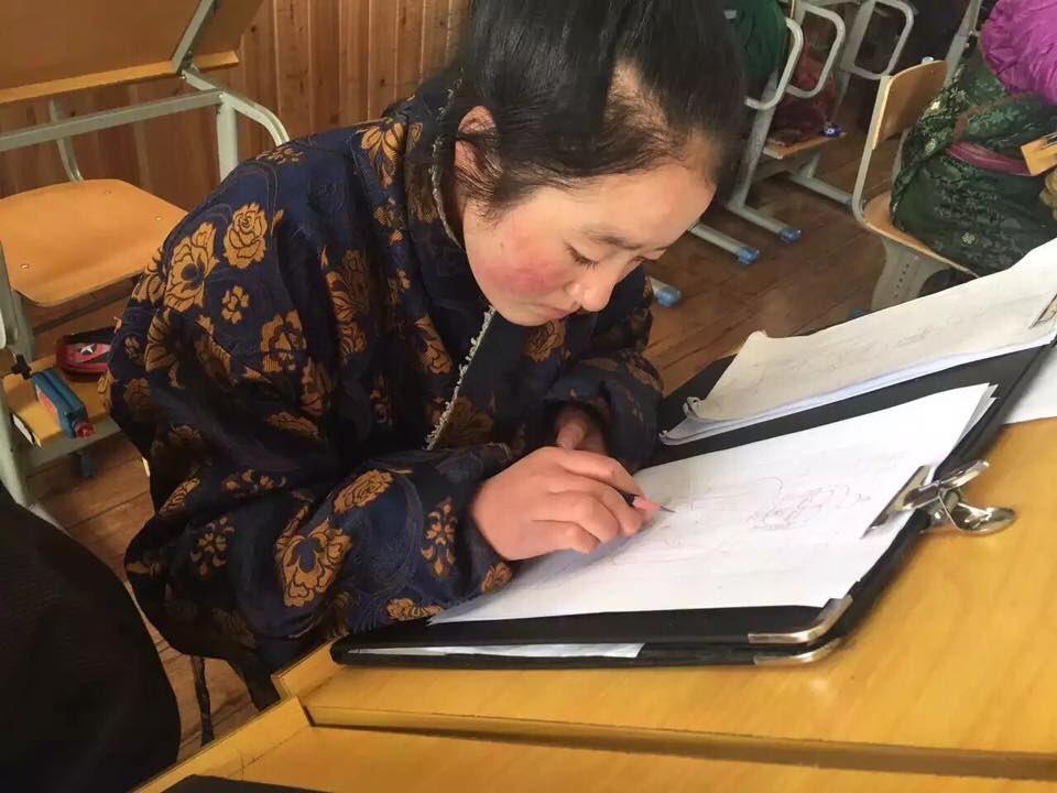 མཁན་ཆེན་ཚུལ་ཁྲིམས་བློ་གྲོས་མཆོག་གིས་གསེར་རྟ་རྫོང་དུ་ཕྱག་བཏབ་པའི་བོད་ཀྱི་སྲོལ་རྒྱུན་ལག་ཤེས་སློབ་གླིང་གི་ཟུར་ཙམ།👏👏