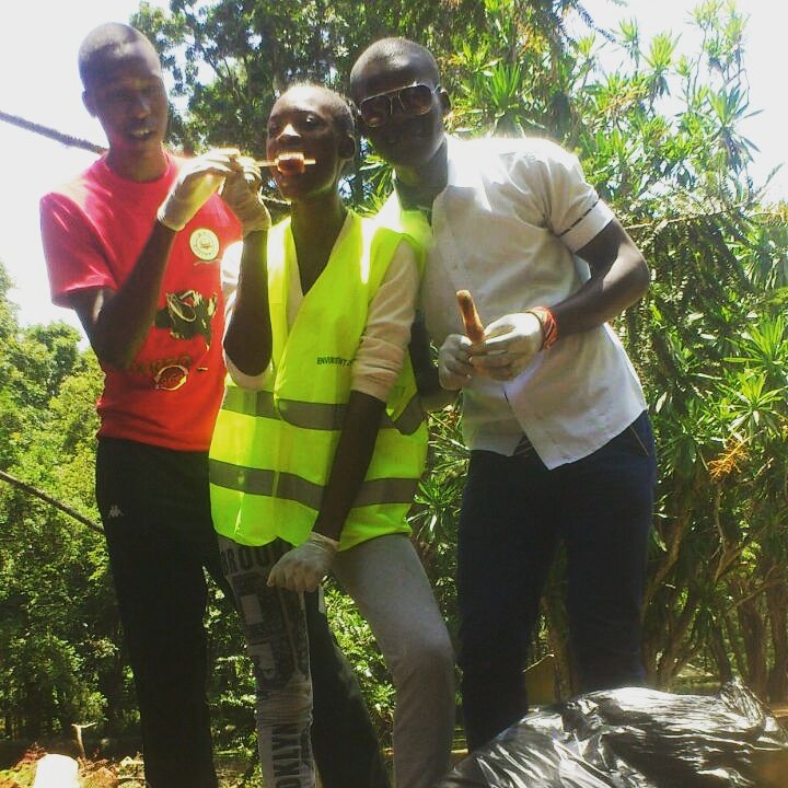 CelestineKenya's tweet photo. A little break. #MissEnvironmentKe @msenvironmentke @ntayia_gideon @LiveluvoKe https://t.co/07JBfuvNnk