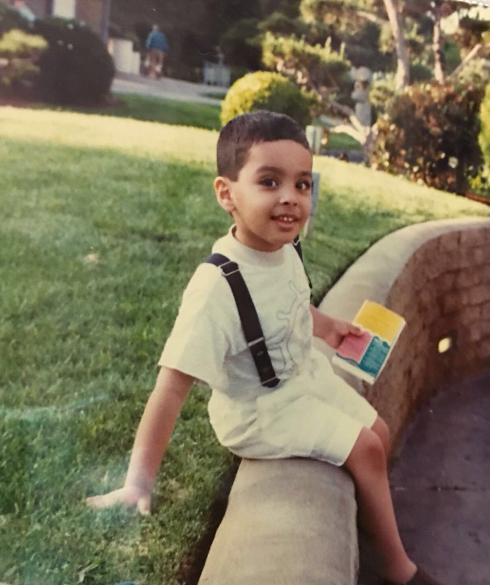 Talal_Albqemi's tweet photo. #صورتك_وانت_صغير 😂😂😂 https://t.co/s7UHrV6NCF