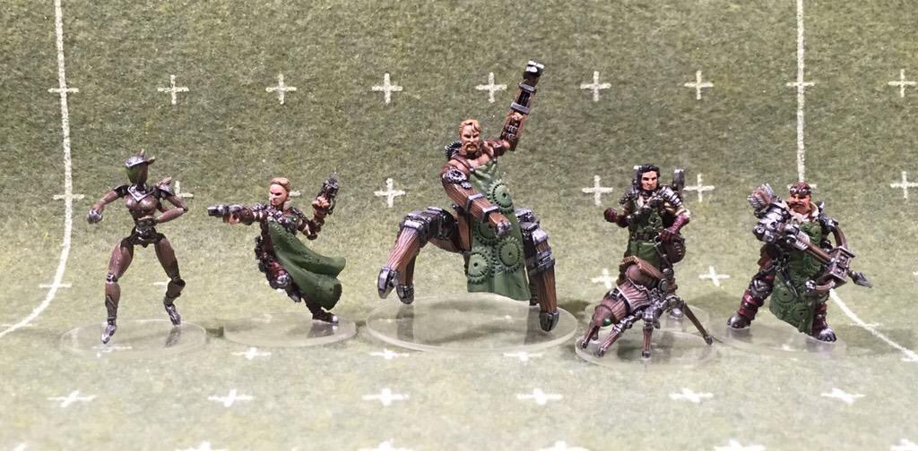 thatPhilBowen's tweet photo. May repaint the aprons on my Engineers to free that shade of green for the Hunters... #completionistproblems https://t.co/SMI1QyYe29