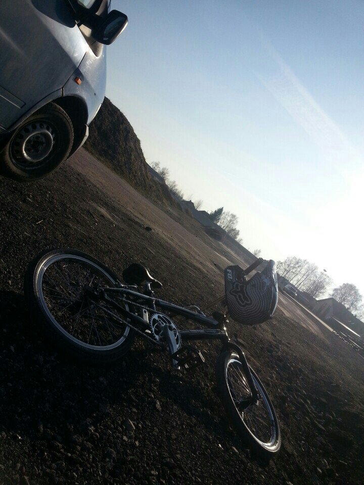 Kristaps_Ezitis's tweet photo. Cerams, šoreiz nedabūsim brāzienu.. 🙈😄 (@ Mārupes BMX Trase in Mārupe) https://t.co/rUrWZEEMln https://t.co/vE642UsIJ2