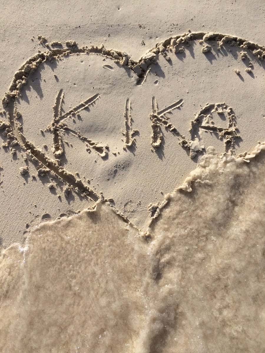 DivKika's tweet image. Aruba 2016