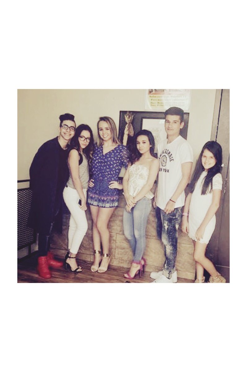 DivKika's tweet image. 