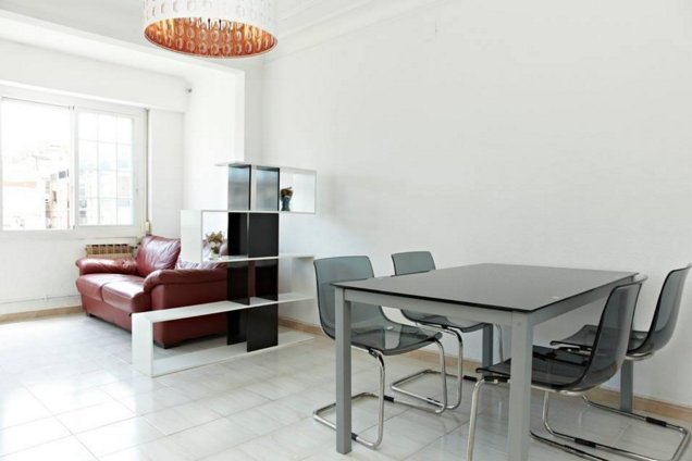 Room for 550 all bills included!
goo.gl/jEGma0

A une chambre privée • H, 25, Barcelona, CT, Spain