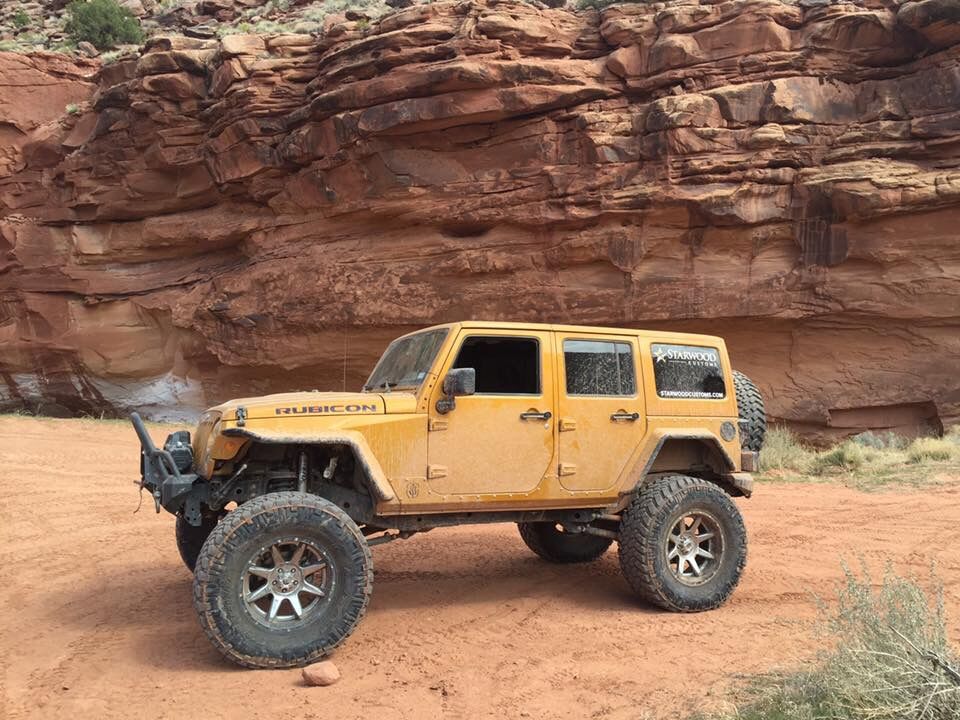 StarwoodMotors's tweet image. About to tackle the rocks. #Jeep #EJS2016 #MOAB #StarwoodMotors