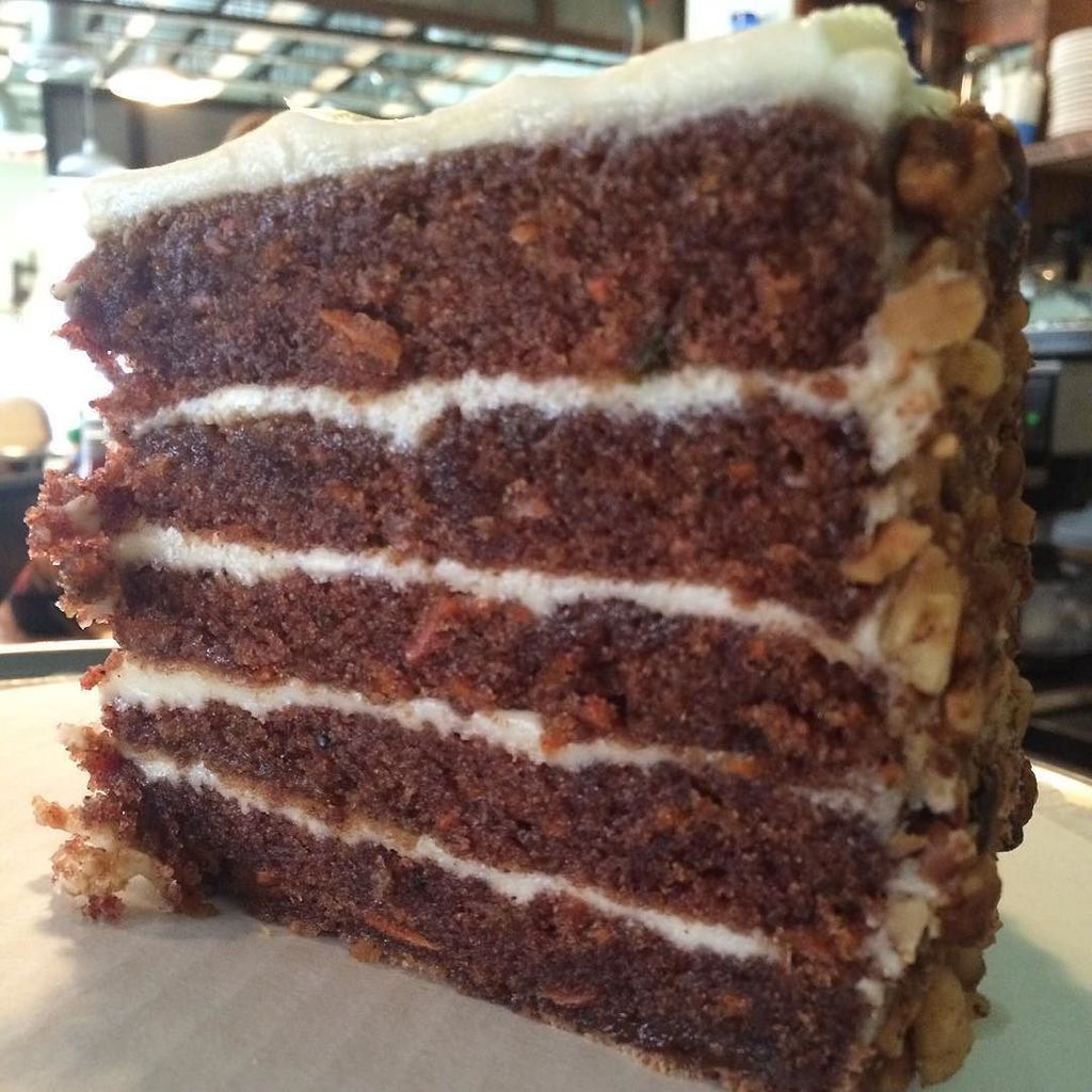 HoneysSitNeat's tweet photo. #carrotcake #fivelayers #5layers #FIVELAYERS #bothlocations #nolibs #southstreet #philadel… https://t.co/A1ciAKO5EU https://t.co/iwoanyOFMy