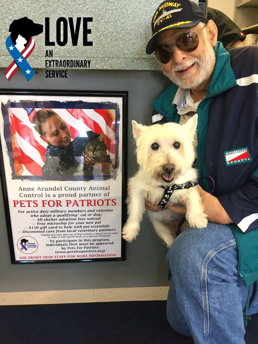 PetsforPatriots's tweet image. LOVE!! 12 yo dog adopted to #Army veteran our 1st thru our new partnership w @AACAnimalCtrl Meet John + Ginger!