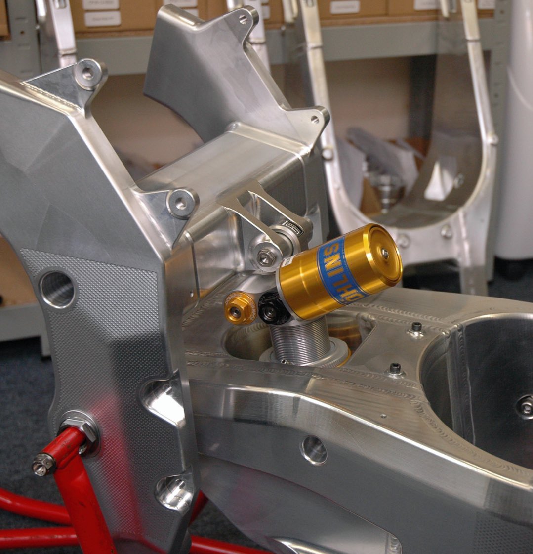 DRMoto1's tweet photo. Chassis &amp; swingarm CNC machined from aluminium billet. Find out why...
https://t.co/xIqbXr6izV
#BritishEngineering https://t.co/5xZ6zTEMJR