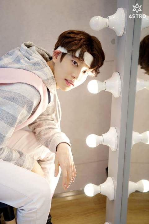 AstroObsession's tweet photo. 160328 FACEBOOK ASTRO:

Astro 1st Mini Album detrás de escena ③ https://t.co/QwnEWVnq1o