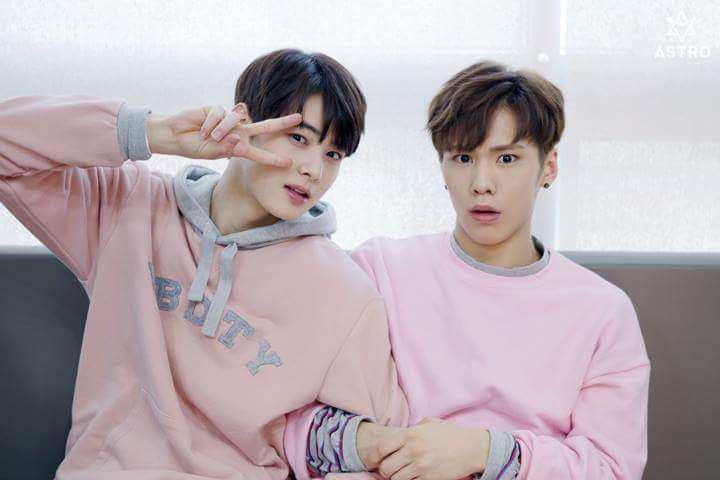 AstroObsession's tweet photo. 160328 FACEBOOK ASTRO:

Astro 1st Mini Album detrás de escena ③ https://t.co/QwnEWVnq1o