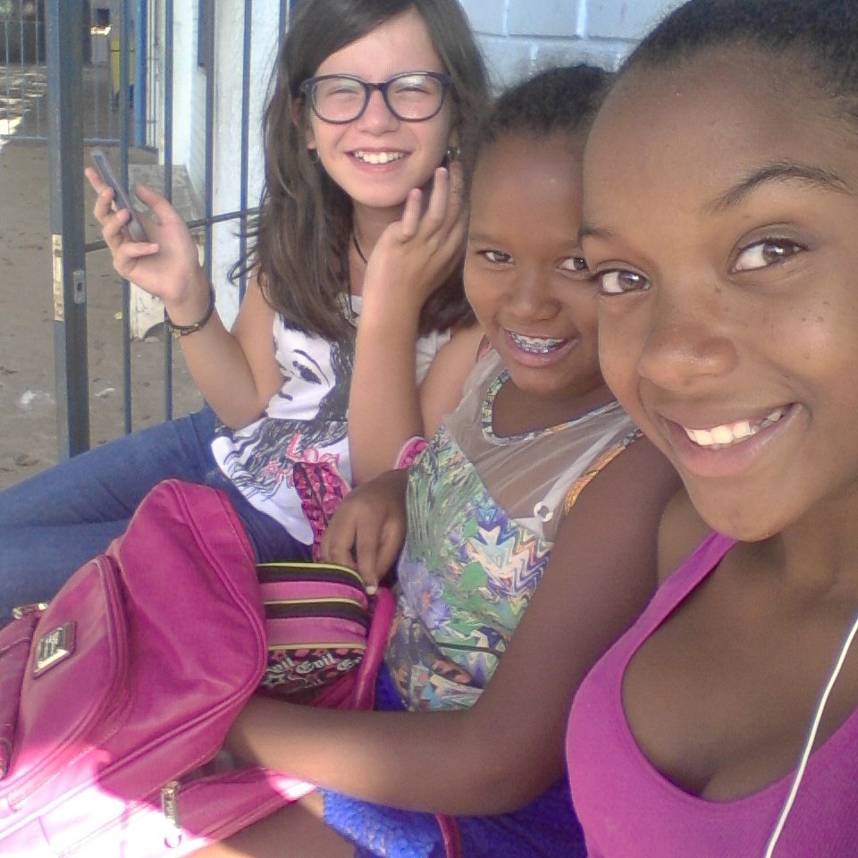 marliseeh's tweet photo. Amigas 
#Sofia
#Larissa
#Minhaaaaaaaass https://t.co/81eZLbeCE2
