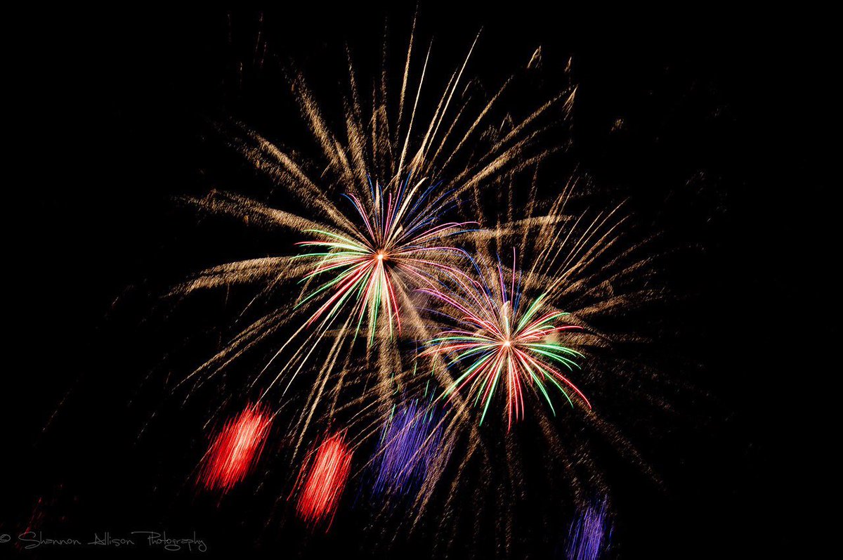 starfire_corp's tweet photo. We love our jobs! #fireworks #pyro #fireworksshows #events @allison_imaging https://t.co/dwsBeEeu81