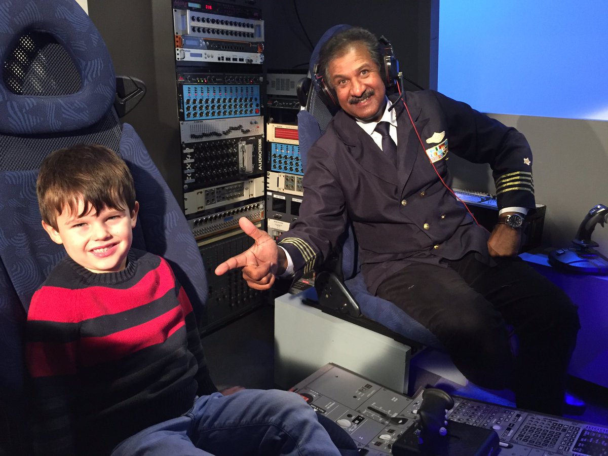 AirGYD's tweet photo. Training new pilots https://t.co/faKu5l9w10