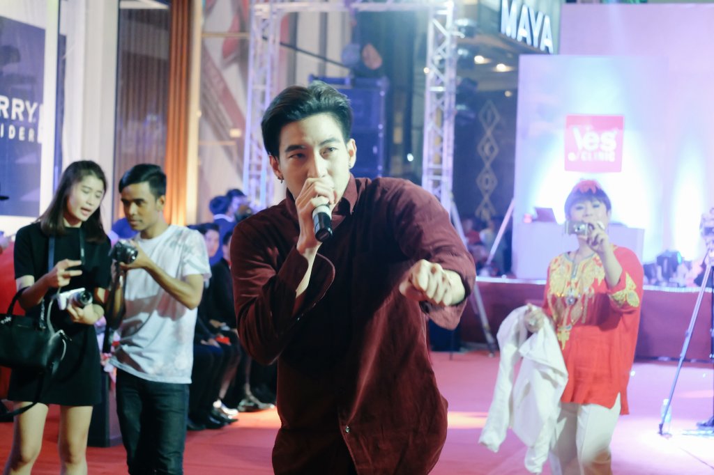 #โตโน่ #tono #yesclinic ขอบคุณภาพจาก @peemtjq (7)