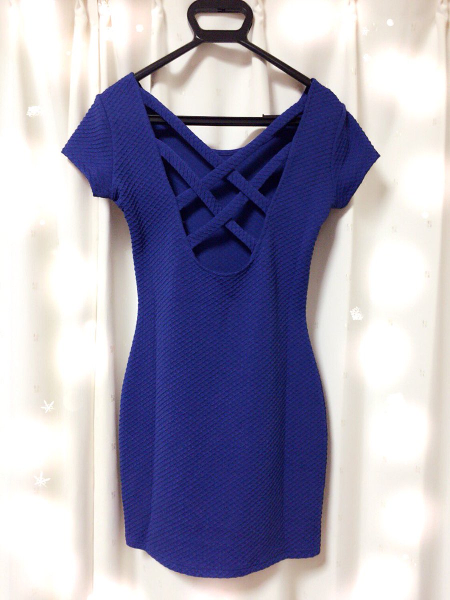 広瀬 あいら ラウンジ蝶々 オーナー ハロウィン仮装イベント開催中 今日h M で約10円で購入したロイヤルブルーのワンピース 画像は背中側 背中のあみあみがかわいい W 札幌 T Co Lerlelr0s3