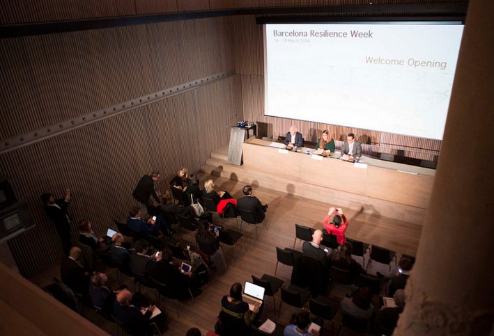 BCNResilience's tweet photo. Vas assistir a #BCNResilience16?  Al nostre Flickr hi trobaràs totes les fotos https://t.co/NAkhP1rmxq https://t.co/zZkZDBWmLI