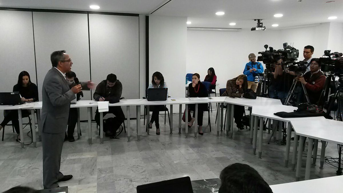 EducacionZ2_Ec's tweet photo. #Distrito141 "Las solicitudes que requieren documento físico son trámites para el exterior" #EducaciónDePaz https://t.co/KjvExgIYSJ