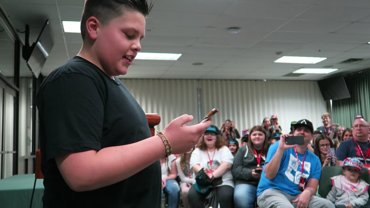 knuccio255's tweet image. @shaycarl New Vlog Shaytards fans! Watch this amazing family! 
👍👍👍👍👇👇👇
youtu.be/U-IxWeQOE7s