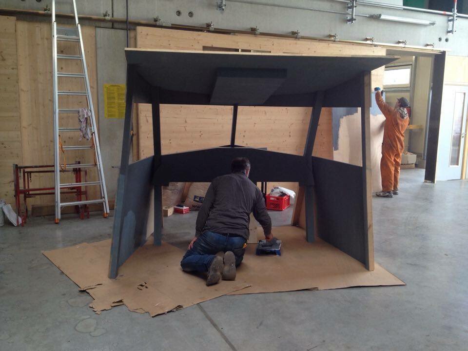 AirGYD's tweet photo. The building of the cockpit @stimmehoffnung https://t.co/awMI0KrPTG