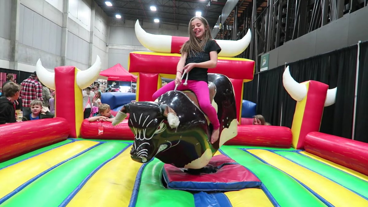 knuccio255's tweet image. @shaycarl New Vlog Shaytards fans! Watch this amazing family! 
👍👍👍👍👇👇👇
youtu.be/U-IxWeQOE7s