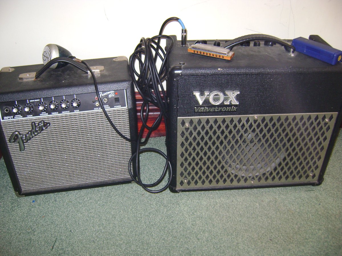 Returning to <a href="/wr_audio/">WR Audio</a> for <a href="/sessionsofmarch/">Sessions of March</a> tomorrow guesting on harp for friends <a href="/GorillaRiotRock/">Gorilla Riot</a>. Fender or Vox?