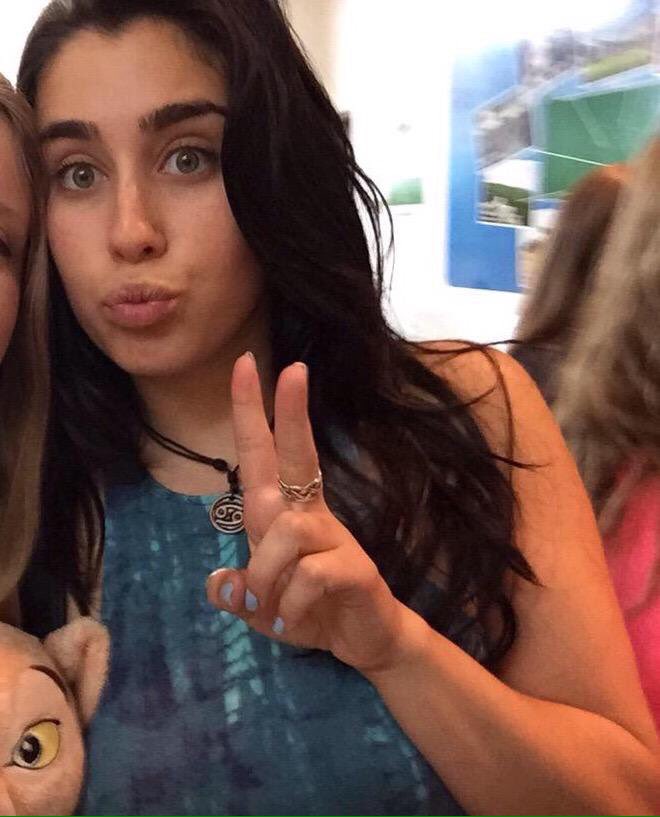 laurenomakeup's tweet photo. #Harmonizers #iHeartAwards #BestFanArmy https://t.co/LWu00BpM8j