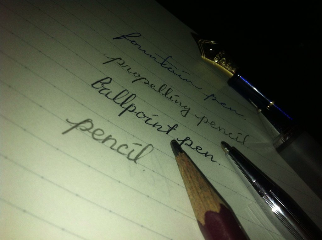 筆記体bot Cursive Bot Twitter