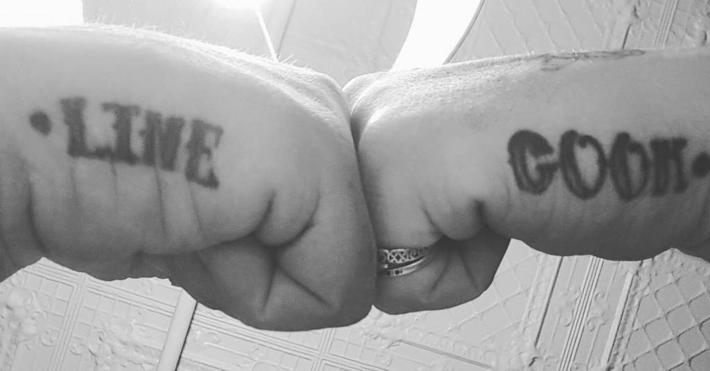 Fede_Soler_Mej's tweet photo. Always remember where you came up from...#truecooks #handtattoos #cheftattoos #linecooks #kitchenpeople #hashtag #w… https://t.co/yU5V9UBKW9
