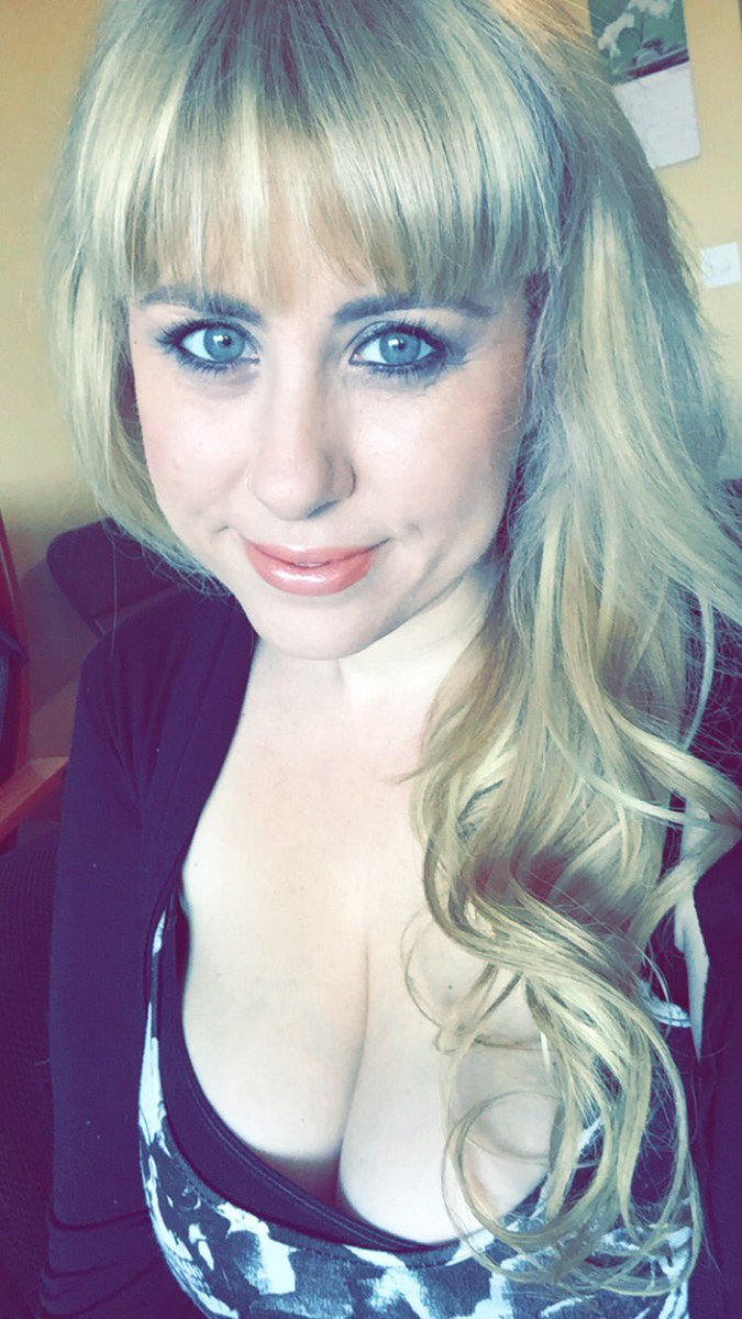 Lila Lovely on Twitter: "@insidetheporn send me a drink! Lila_lovely@lilalovelyxxx.com https://t