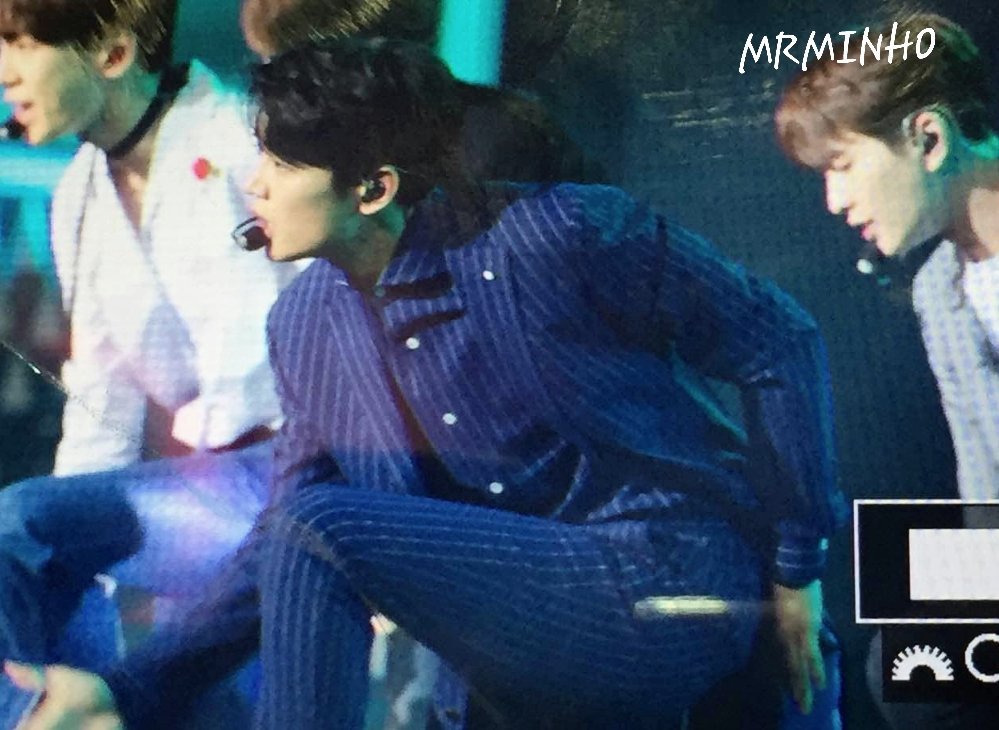 CepXb6qWIAAr4_D.jpg:large