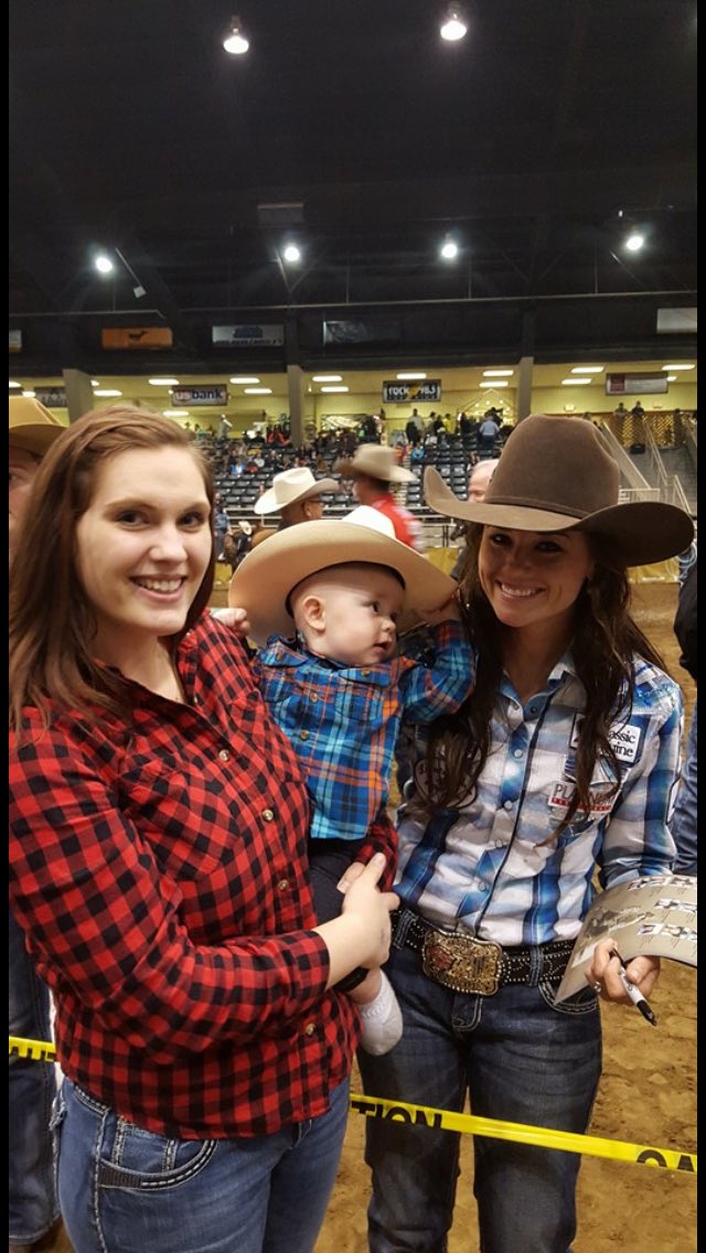 Loved meeting family at very first ERA in Redmond! #ERArodeo #Purina #Platinum #4Bears #RocknRollcowgrl #PlayToWin