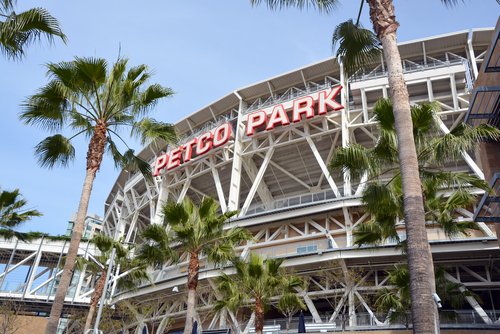 savor_fm's tweet photo. The range in cuisine at a ballpark like @PetcoPark is vast. Get a taste: https://t.co/OUF7n7J5sP @pizzaportOB https://t.co/AO0avhpv8M