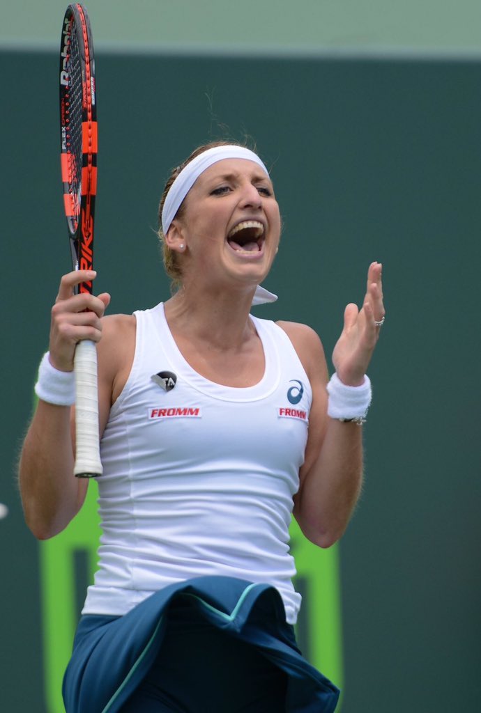 TimeaOfficial's tweet photo. Amazing feeling... Love my job 🎾 ! Thanks for the amazing support! #limitless #quarters @MiamiOpen @WTA ✌🏻️🇨🇭 https://t.co/6Uq5iaXjaF