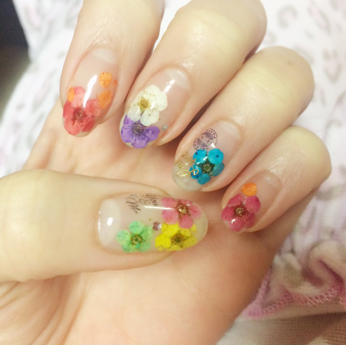 もふnail 昨日の押し花ネイル 色素沈着 Orz ベースコートはhomeiピールオフ一度塗り キャンメイクベースコート一度塗り ベースコートもっと厚塗りかカラー挟めば行けるんだろうかー泣 T Co 9idylyfoek