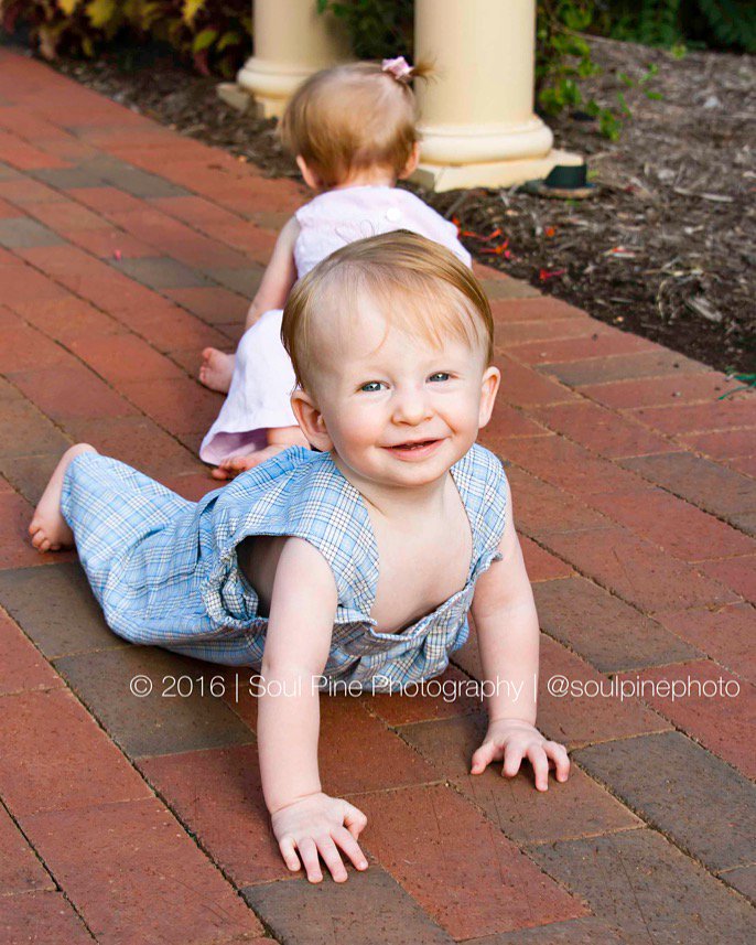 SoulPinePhoto's tweet photo. Wishing you a happy Monday! This cutie was all smiles for his family's photos 💕 #memorymonday #sweetsmiles https://t.co/xb7MSzROka