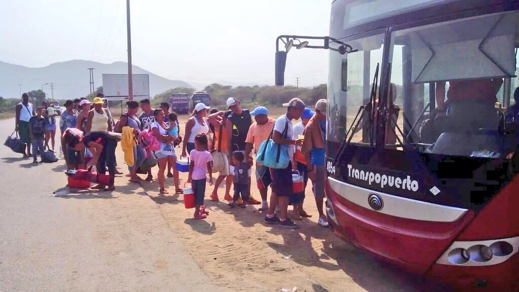 Transpopuerto's tweet photo. @AlbertoM_PSUV informó que más de 13 mil temporadistas se beneficiaron a través de la #RutaPlayera en #SemanaSanta https://t.co/lvmH6oQP3H
