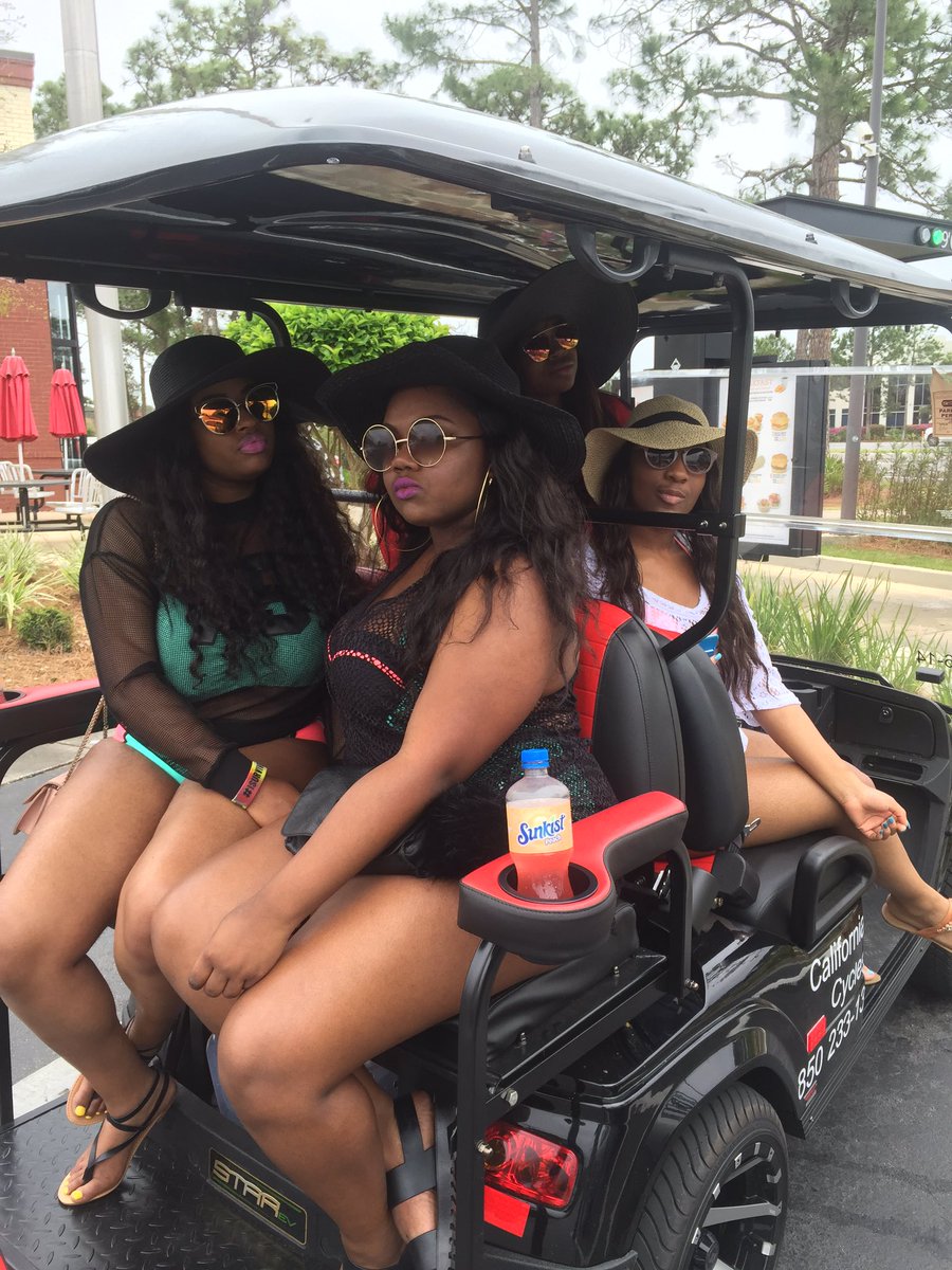 __GlamGal's tweet photo. @PcbCrew2k16 @pcbweek4 #pcb2k16  Just US 🌴👭👙 https://t.co/39niKcWpZA