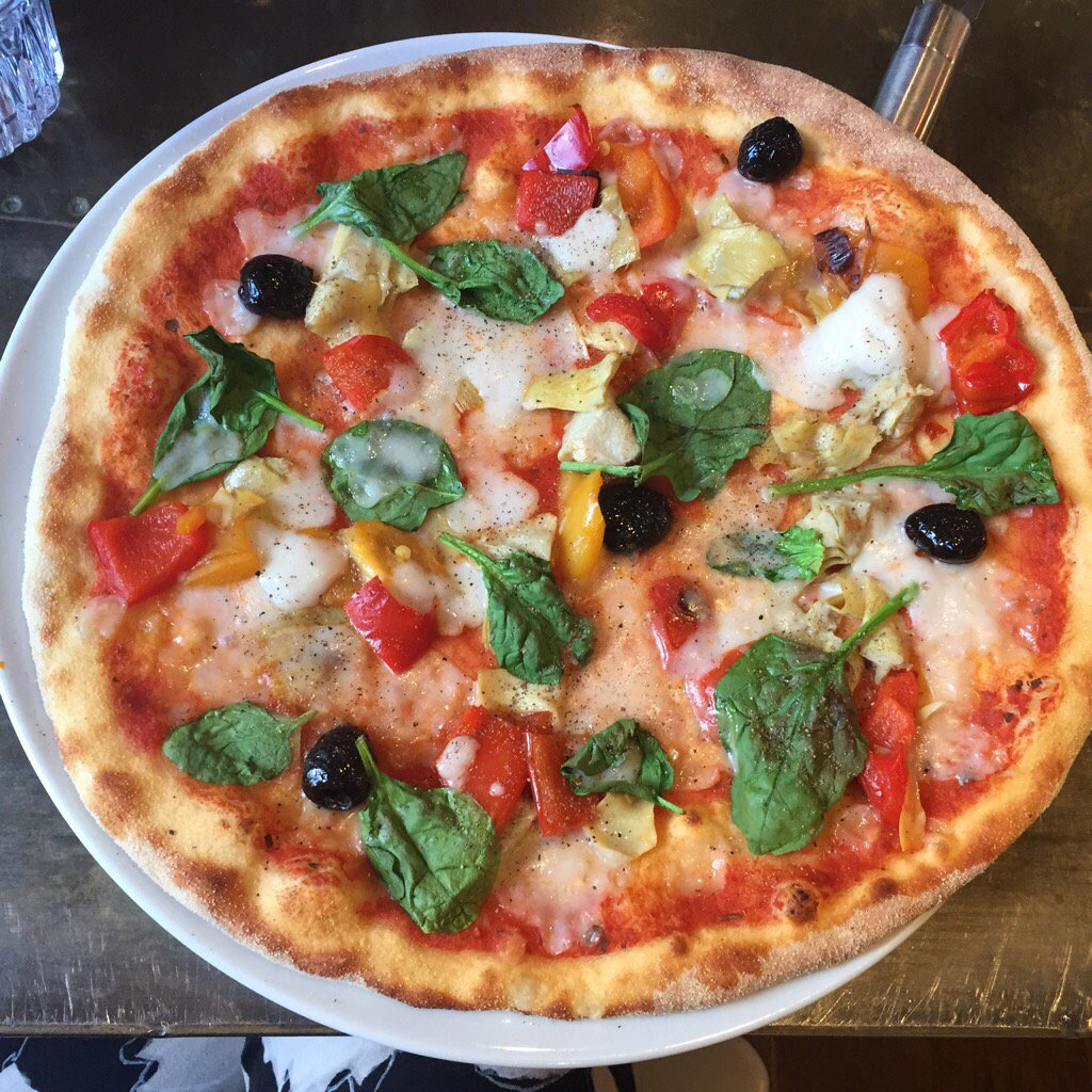 I can confirm that <a href="/WeAreZizzi/">Zizzi</a> new #vegan cheese pizza is absolutely delicious. 10/10.