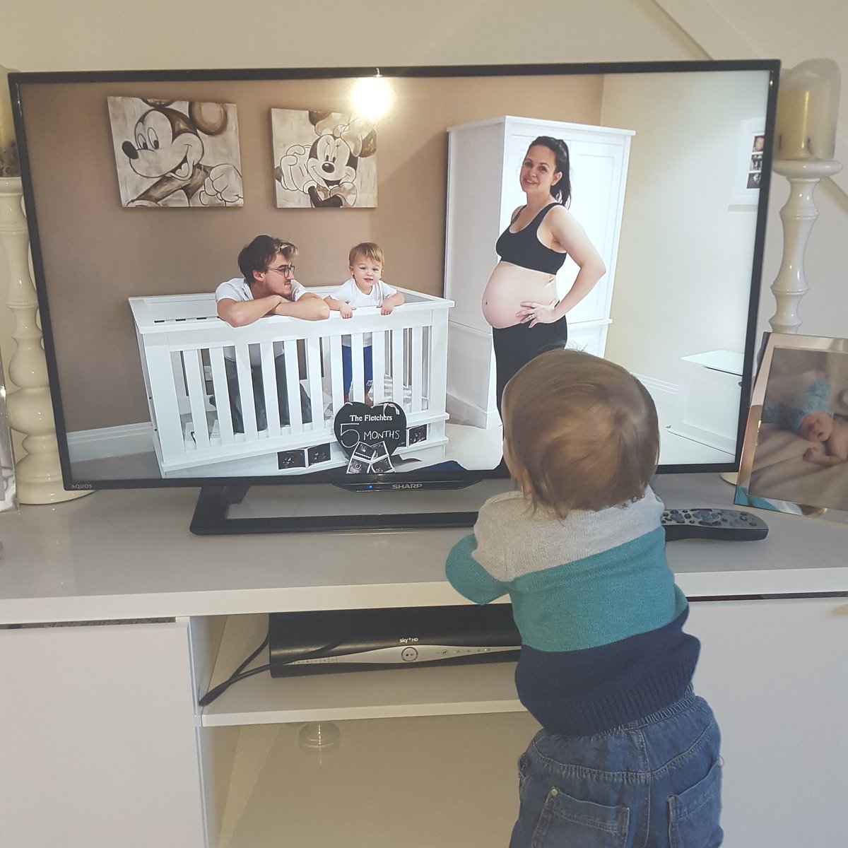 StaceyJack87's tweet photo. Getting excited about being a big bro while dancing away to this! #BumpToBuddy #NewFan @TomFletcher @MrsGiFletcher https://t.co/RDRK7qyMZ1