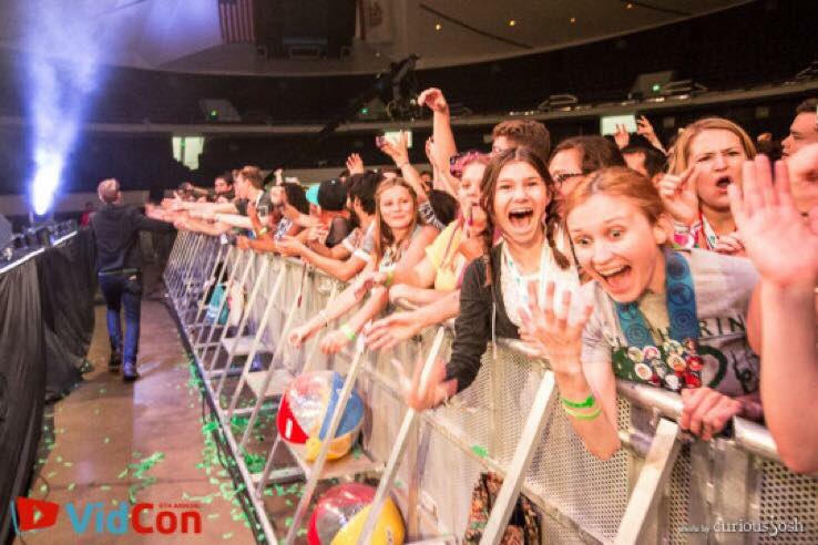 abbygailaims's tweet photo. @hankgreen @johngreen Holy crap you noticed me. Again. I'm the blonde losing her mind. https://t.co/dyqCmKXghP