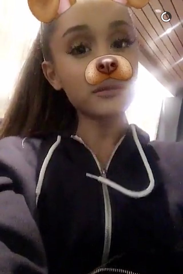 antea04346's tweet photo. @ArianaGrande I'm obsessed with your snap stories
Am I the only one ? https://t.co/Czc2jJigAW