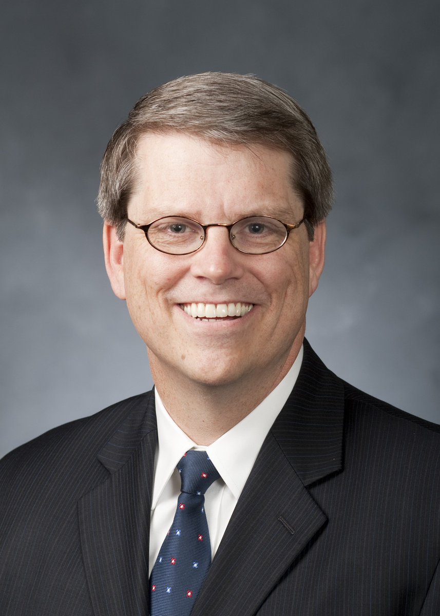 BYULaw's tweet photo. #BYULaw announces new dean, D. Gordon Smith. We are grateful for Dean Rasband's service and welcome @professor_smith https://t.co/itDS05mKJp