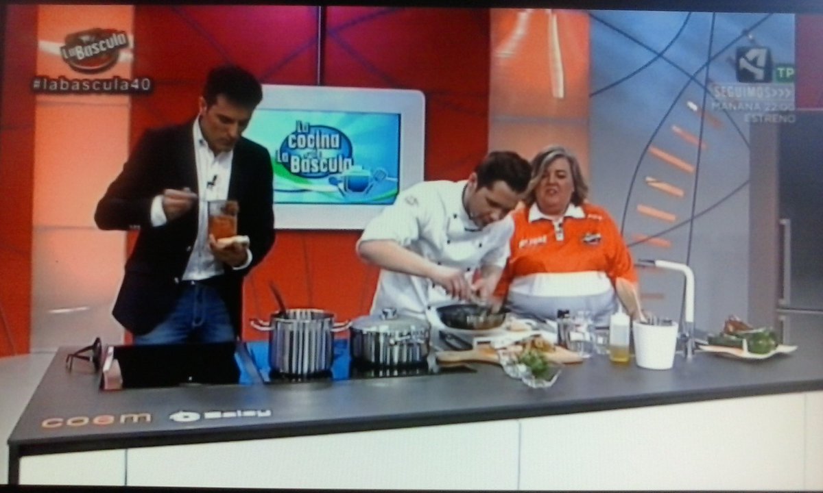 seralgalvez's tweet photo. Fotos Sección Cocina @labascula_ATV con @alexchef_bascul
Plato: Conejo con Pisto y sobrasada light
#labascula40 https://t.co/anlGeRwC34