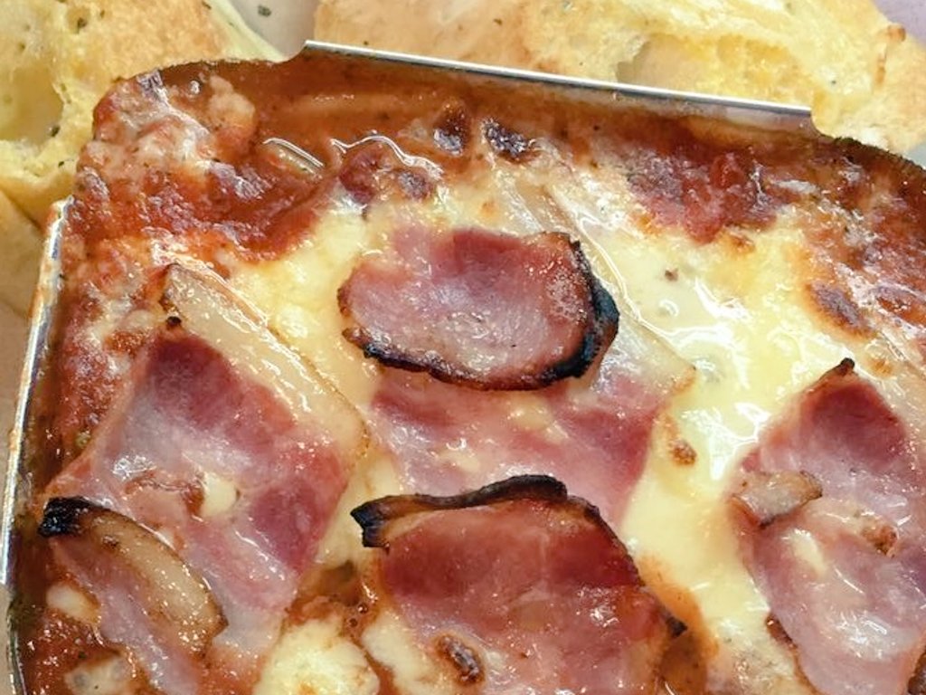 OterosPizza's tweet photo. ¡Ven y almuerza con nosotros! #CombosEconomicos
“Todo el día" 😋 a ¢2750, expresa a los tel: 2221-8094  📞 https://t.co/Gao5opCGHd