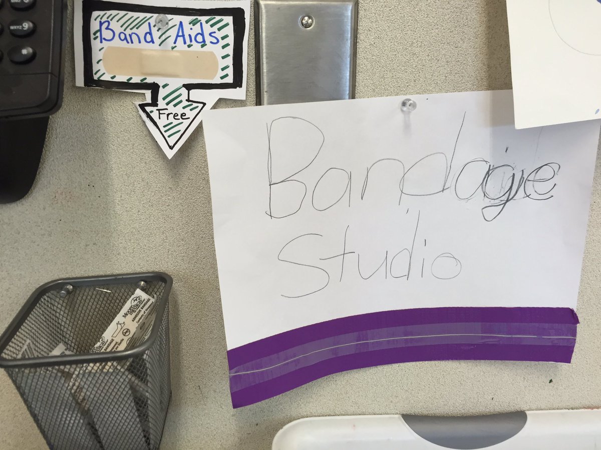 tesarttab1's tweet photo. That's right, a young artist made a sign for our bandage studio😀😉 #teachingforartisticbehaviors #TABchat https://t.co/vTl6kSWEyd