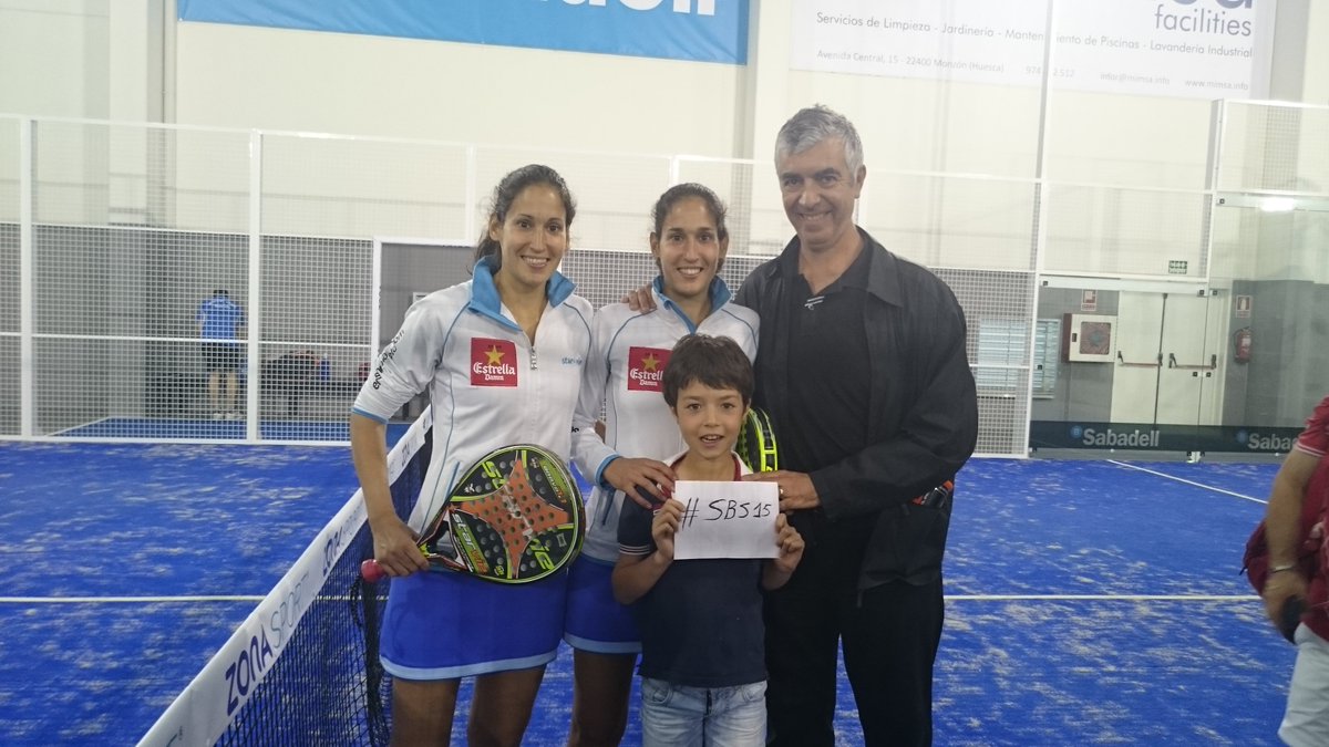 iservia's tweet photo. #TeamCyCresponde @navarrocarolina & @ceciliareiter
Cuando tenga foto con @MatiDiazWarrior, @Starvie regala pala? https://t.co/g22hkdSmwx