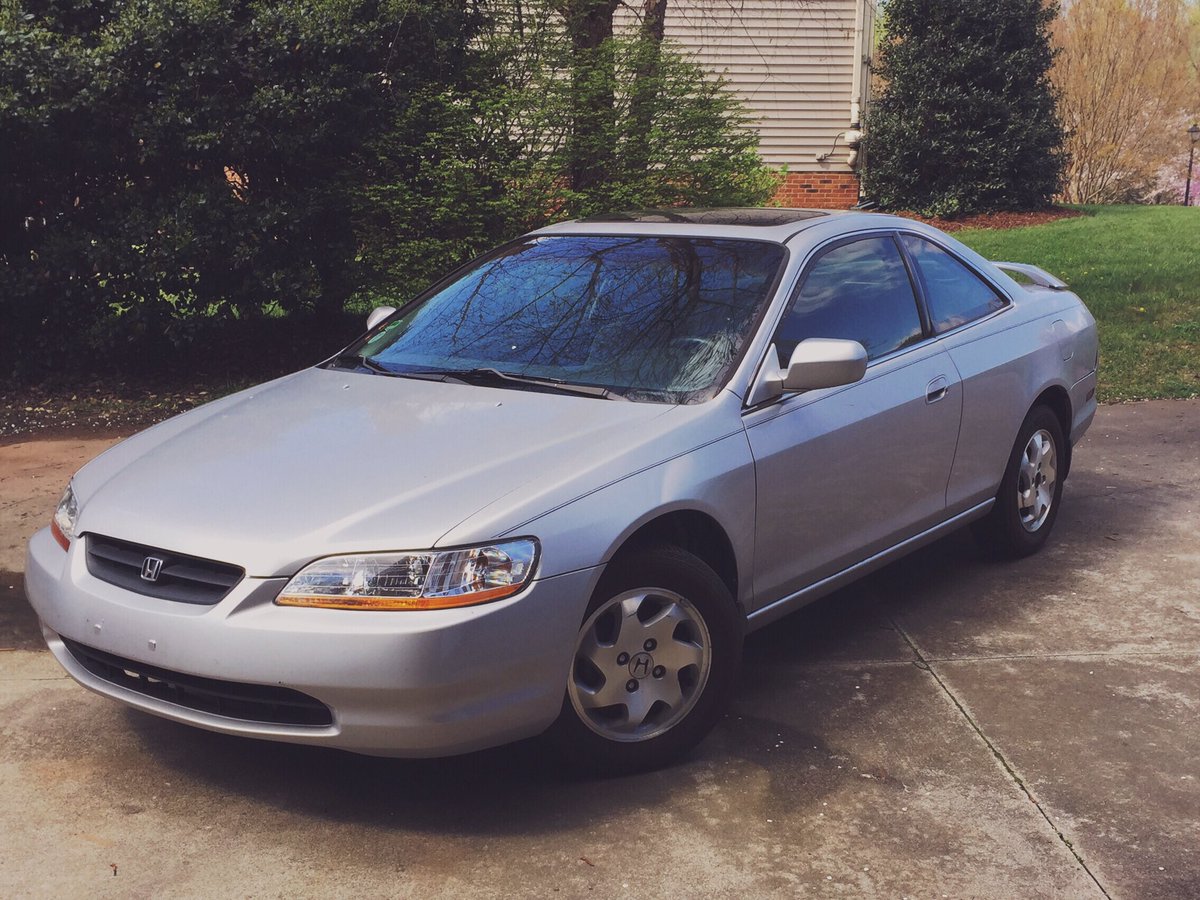 cd_avy's tweet photo. been with bæ for three months now :') #honda #swag #iknowimnotcool https://t.co/CcAIpeoRCZ