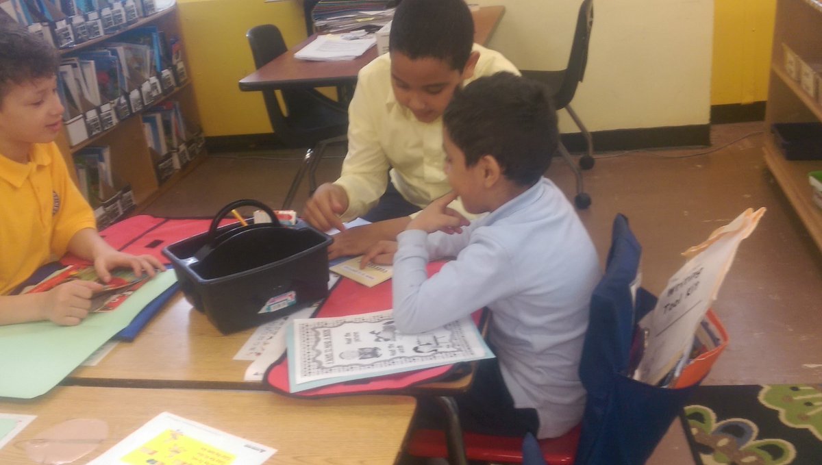mrs_hardt's tweet photo. Book buddies with K-013 @CortMoni013 #PS1xhhp #PS1x3rd https://t.co/wv1P7bS1ws